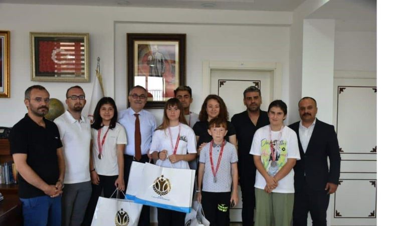 Özel Sporcular Okullar Arası Atletizm Türkiye Şampiyonasına damga vurdular

