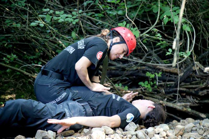 Sakarya Büyükşehir’in afet timinden nefes kesen tatbikat
