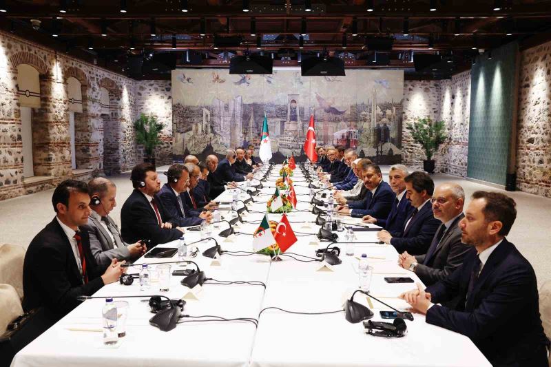 Cumhurbaşkanı Erdoğan ile heyetler arası görüşme devam ediyor
