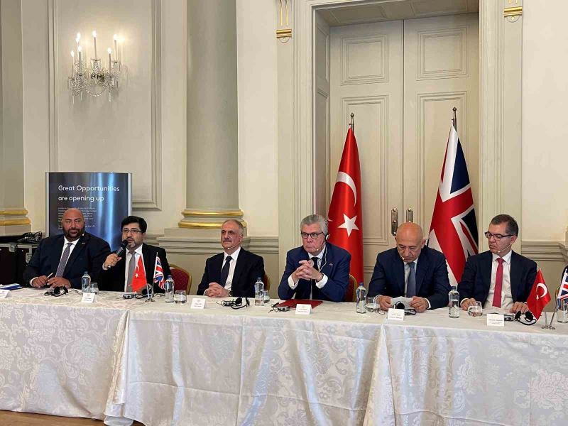 Birleşik Krallık ’tan Türkiye’deki yeni yüksek hızlı elektrikli demir yolu için 781 milyon euro tutarında finansman
