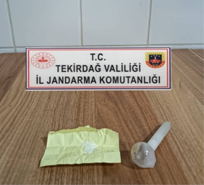 Tekirdağ’da 2 şüphelinin üzerinden uyuşturucu çıktı
