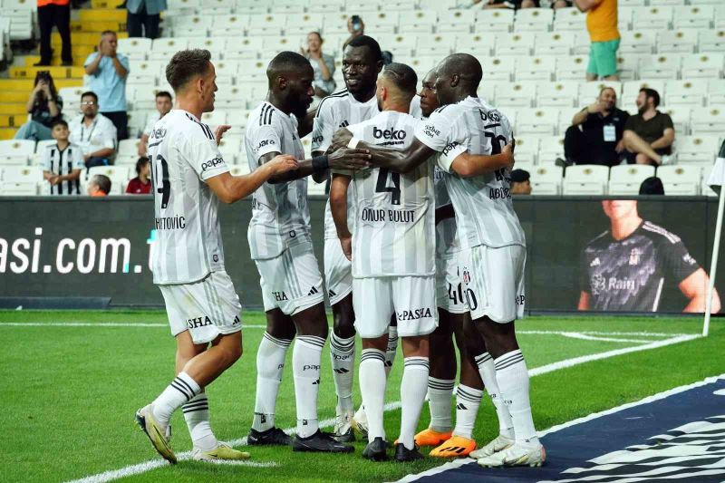 UEFA Avrupa Konferans Ligi: Beşiktaş: 2 - KF Tirana: 0 (İlk yarı)
