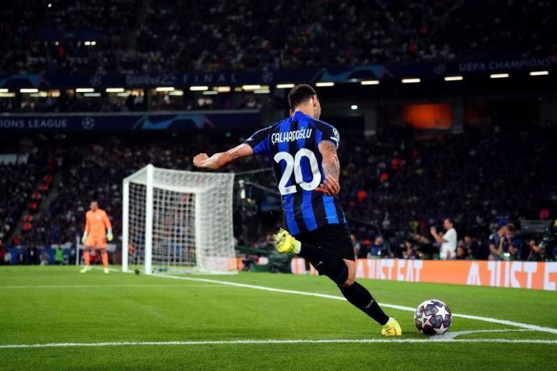 Hakan Çalhanoğlu, 5 yıl daha Inter’de

