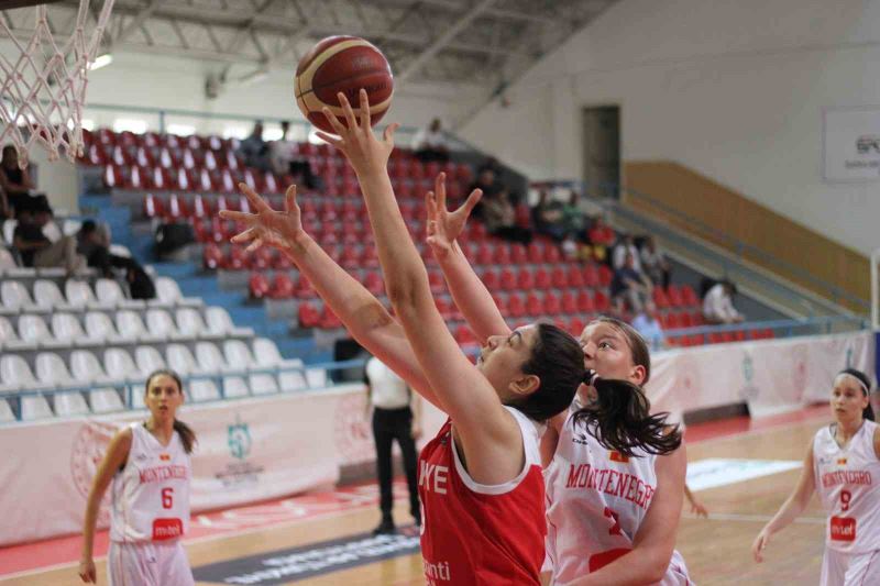 Hazırlık maçı: U20 Kadın Basketbol Milli Takımı: 63 - Karadağ: 73

