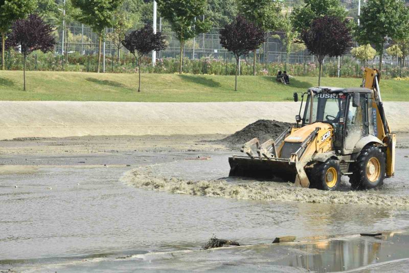 Hüdavendigar’da dere temizliği
