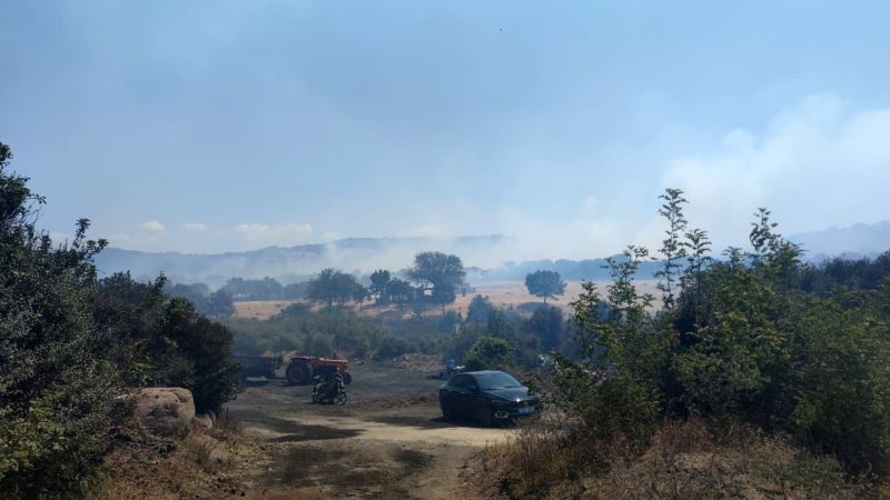 Çanakkale’de tarım arazilerinin bulunduğu bölgede yangın

