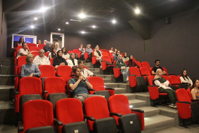Sakarya Büyükşehir’in sinema ve sanat atölyeleri gençlere ilham oluyor
