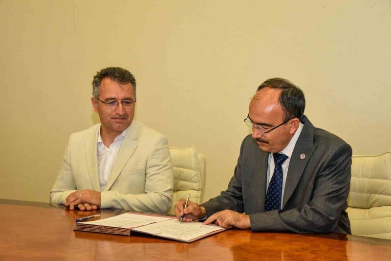 İki üniversite arasından iş birliği protokolü imzalandı
