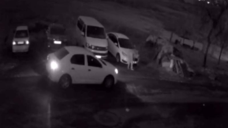 Başakşehir’de plaka hırsızlığı kamerada