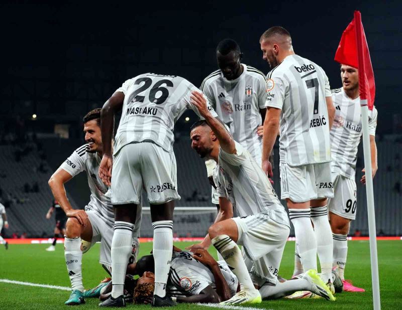 Beşiktaş Süper Lig’e galibiyetle başladı
