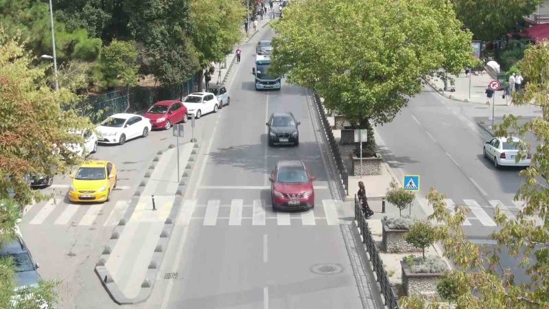 Kadıköy’de yayalara öncelik tanımayan sürücülere ceza yağdı
