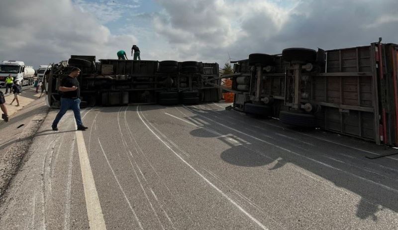 Bandırma-Çanakkale karayolunda trafik kazasında 3 kişi yaralandı
