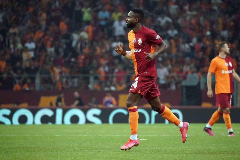 Bakambu, Galatasaray formasıyla ilk maçına çıktı
