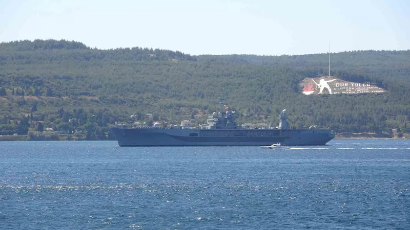 ABD’nin amiral gemisi ’USS Mount Whitney’, Çanakkale Boğazı’ndan geçti
