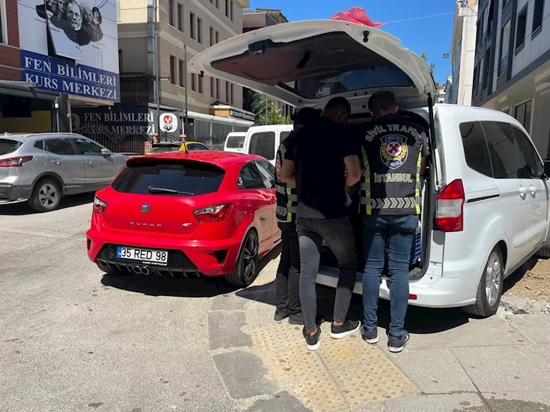 Çekmeköy’de tehlikeli davranışta bulunan sürücü cezadan kaçamadı
