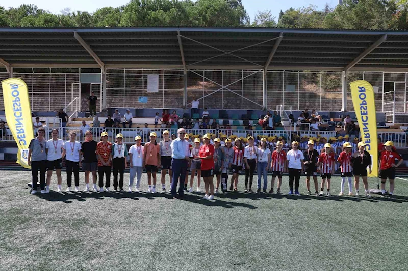 U-15 Kadın Futbol Turnuvası büyük heyecana sahne oldu
