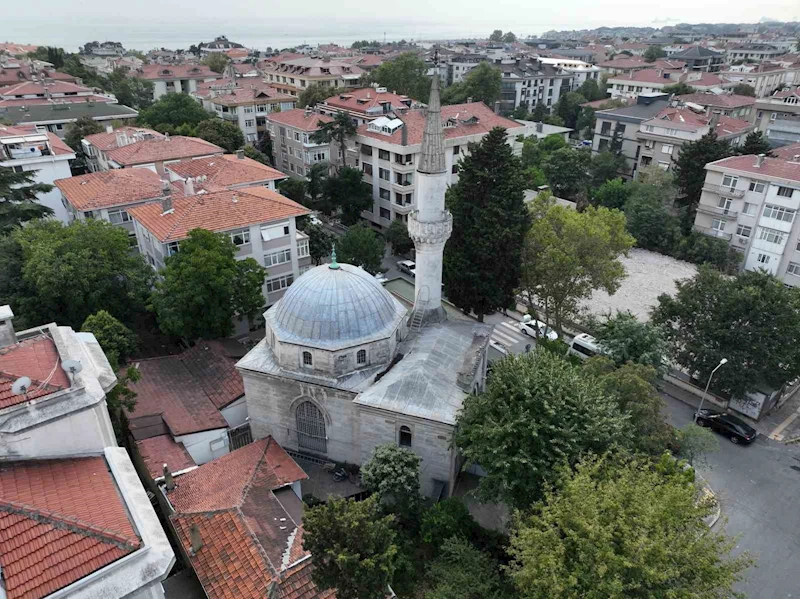 Sultan Abdülmecid’in hatırasını yaşatmak için yapılan Yeşilköy Mecidiye Camii havadan görüntülendi
