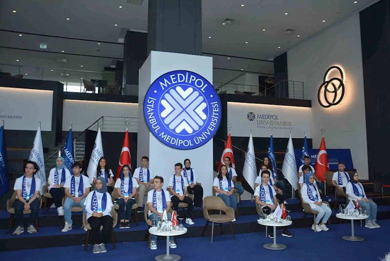 Türkiye’nin YKS şampiyonları Medipol Üniversitesi’nde tıp okuyacak
