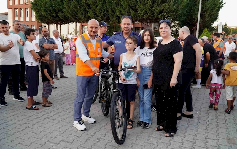 Altınova’da Her “Eve Bir Bisiklet” kampanyasında dağıtımlar devam ediyor

