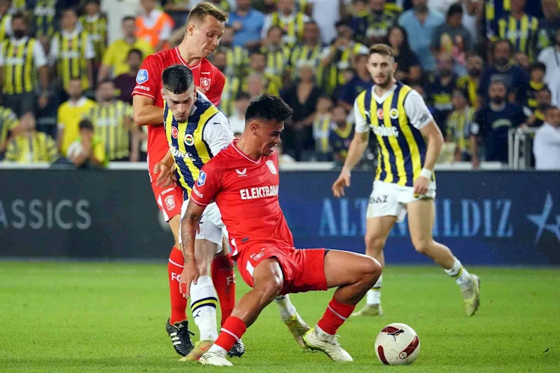 UEFA Avrupa Konferans Ligi: Fenerbahçe: 1 - Twente: 1 (İlk yarı)
