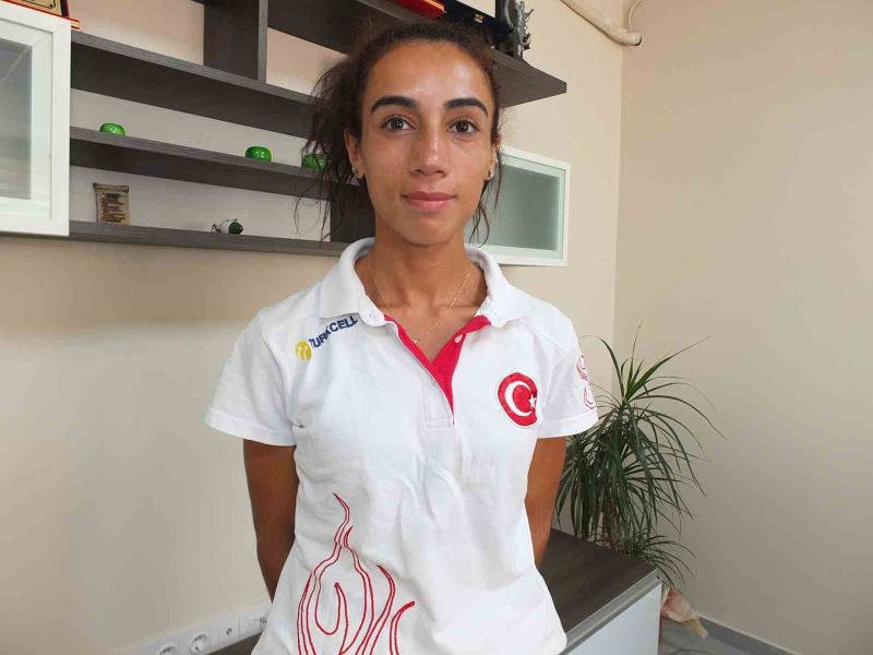 Milli atlet Fatma Arık, Burhaniye’de şampiyonlar yetiştirecek

