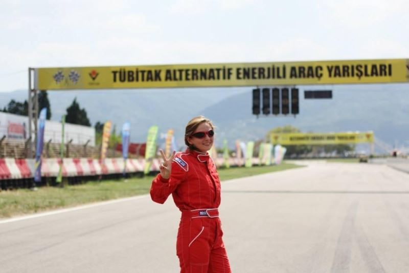 Genç mezunların alkışlanacak başarısı
