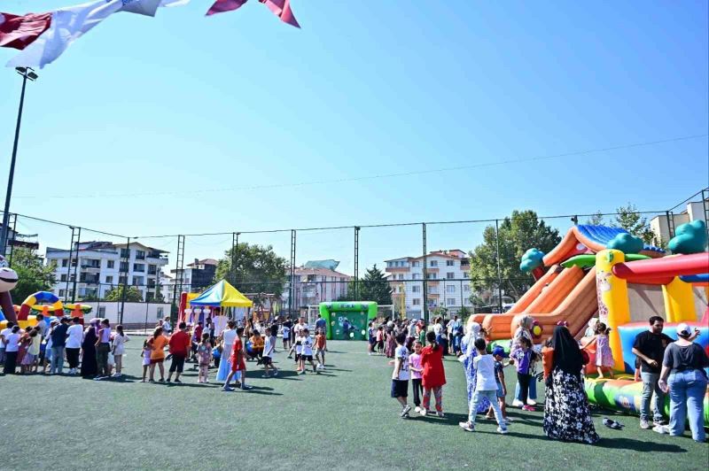 Yalova Belediyesi etkinliğinde çocuklar gönüllerince eğlendi
