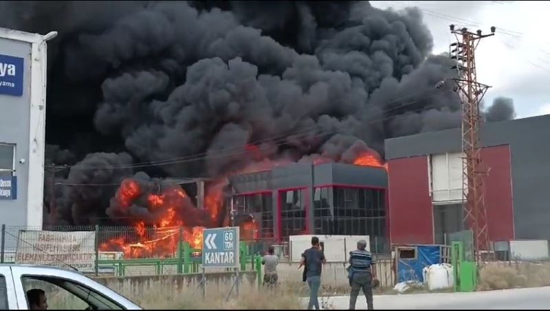 Tekirdağ’da yanan fabrikadan geriye enkaz yığını kaldı
