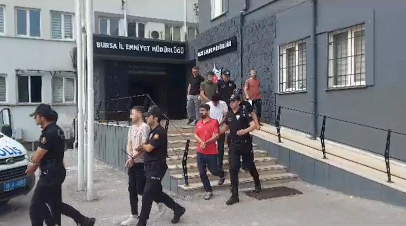 Bursa’da aranan şahıslara operasyon: 23 gözaltı
