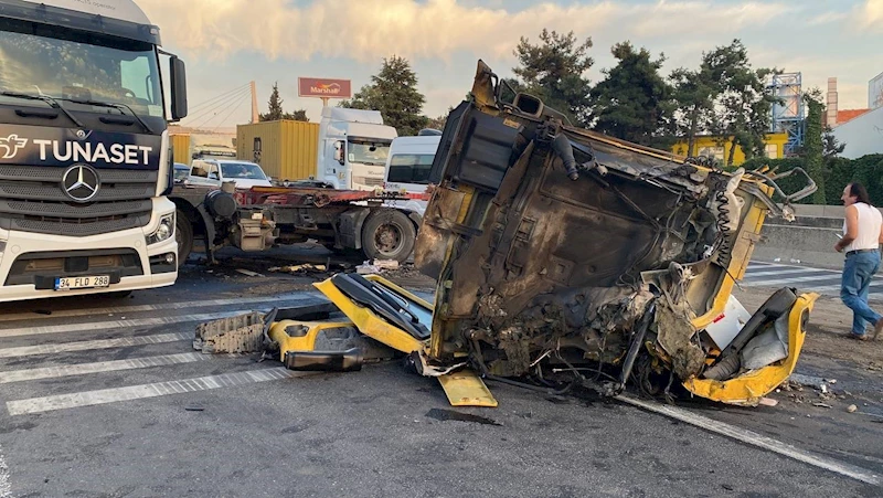 Tırın kupasının koptuğu kazada ağır yaralanan sürücü hayatını kaybetti
