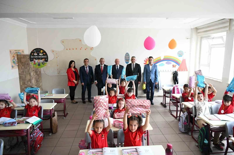 Lapseki’de 3 bin 795 öğrenci ders başı yaptı
