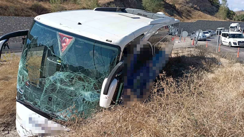Amasya’da yolcu otobüsü yoldan çıktı: 1 yaralı
