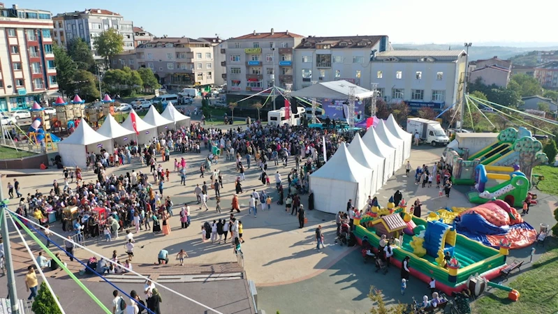 Arnavutköy’de Çocuk Oyunları ve Oyuncakları Festivali’nden renkli görüntüler
