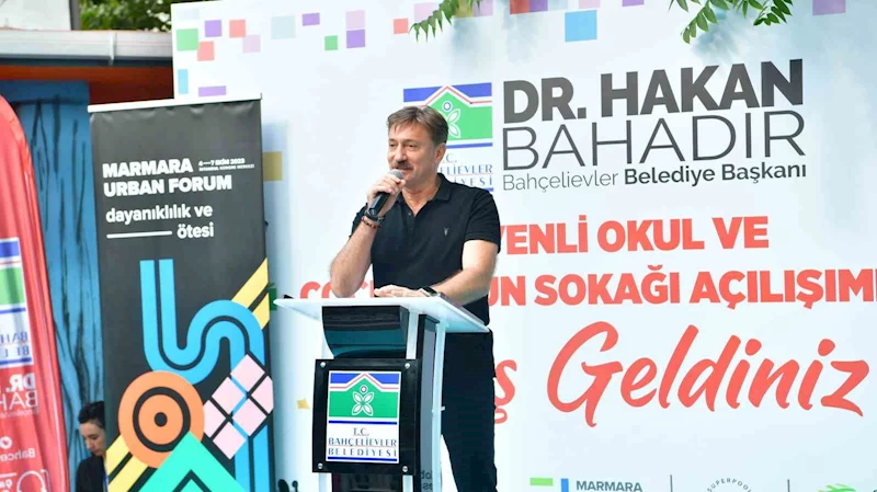 Bahçelievler’de çocuklar için oyun sokağı açıldı
