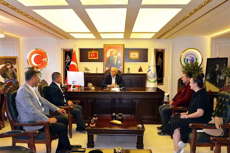 Başkan Bakkalcıoğlu Kuzey Kafkasya Kültür Derneği Başkanı Yavuz ile bir araya geldi
