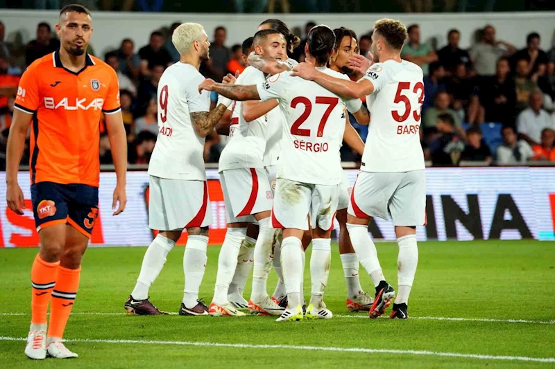 Trendyol Süper Lig: RAMS Başakşehir: 0 - Galatasaray: 1 (İlk yarı)
