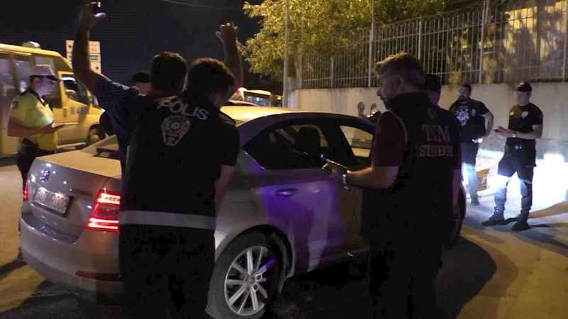 Sultangazi’de asayiş ve narkotik denetimi: Aranan 5 şahıs yakalandı
