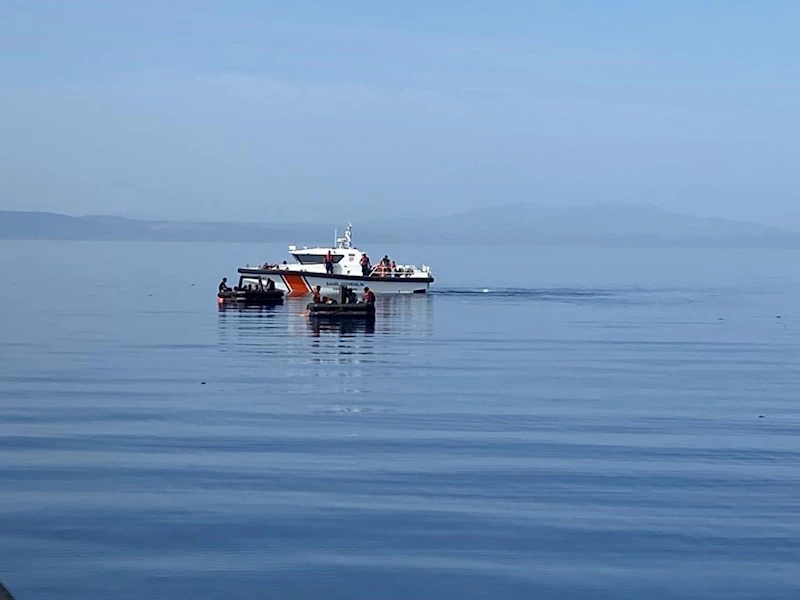 Ayvalık açıklarında 180 düzensiz göçmen kurtarıldı
