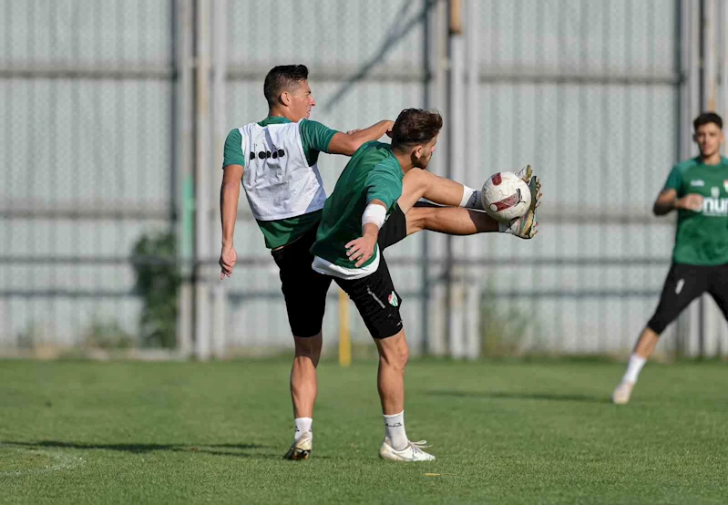 Bursaspor hücum ve savunma çalıştı
