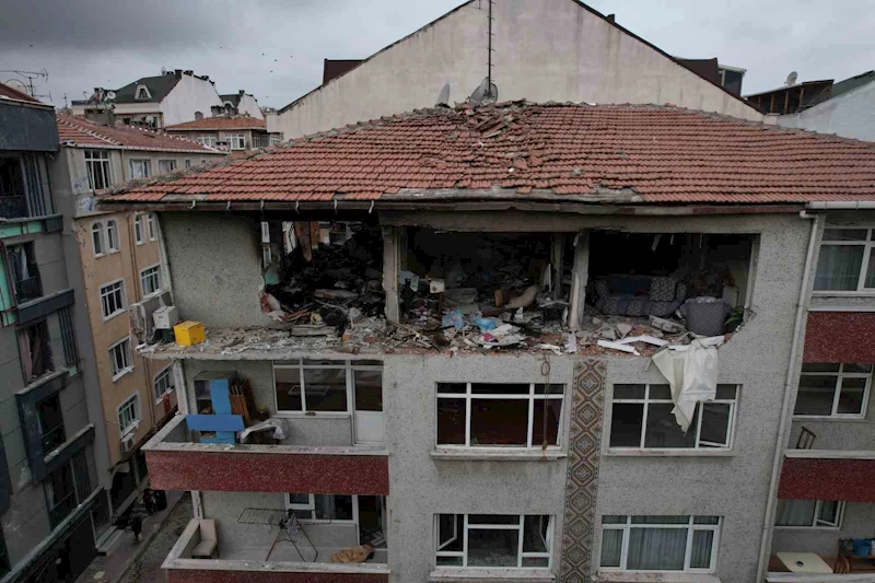 Bahçelievler’de patlama sonrası binada ve çevrede oluşan tahribat havadan görüntülendi