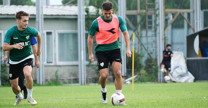 Bursaspor’da çalışmalar hız kesmiyor
