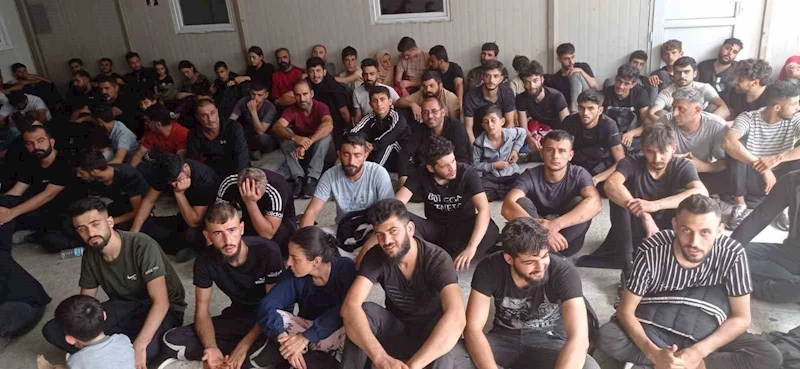 Edirne’den Bulgaristan’a geçmeye çalışan 89 göçmen yakalandı
