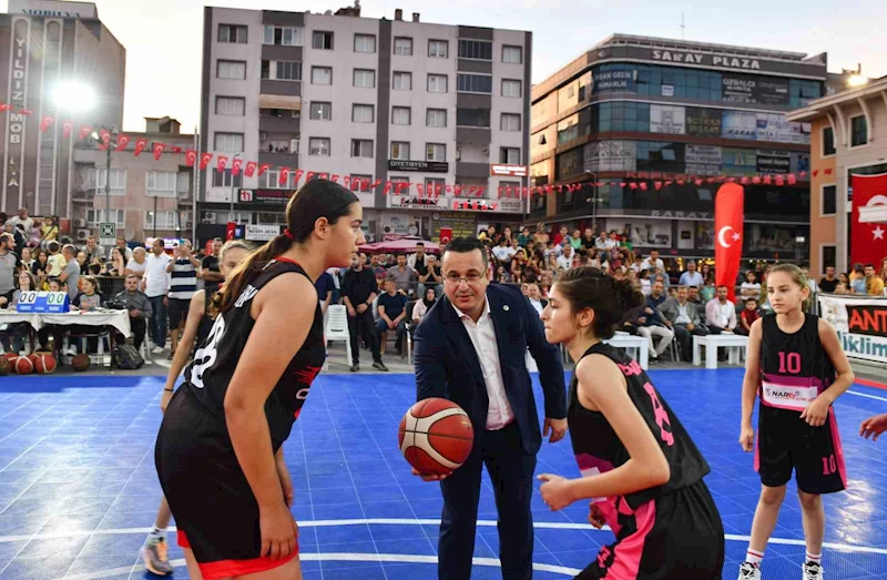 Mustafakemalpaşa’nın markası Tatlıtop Basketbol Şenlikleri başladı
