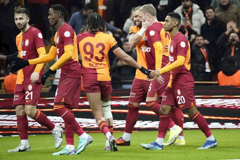 Galatasaray evindeki yenilmezliğini 27 maça çıkardı
