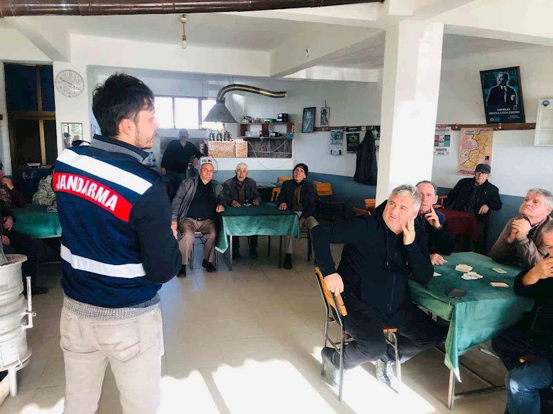 Edirne Jandarması köylerde vatandaşları bilgilendiriyor
