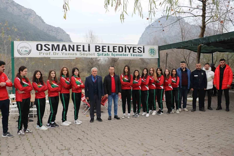 1308 Osmaneli Belediyespor Kız Voleybol takımına tam destek

