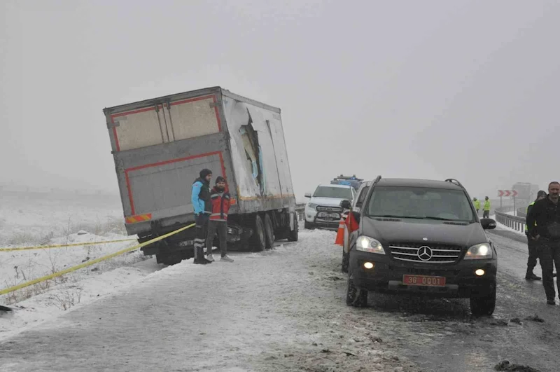 Kars’taki kazada acı detay: Sarıkamış şehitlerini anma etkinliklerine gidiyorlarmış
