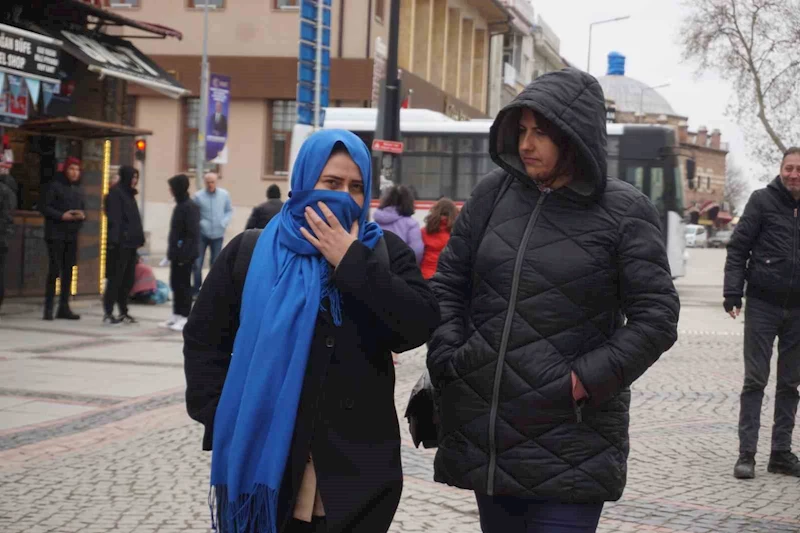 Edirne’de soğuk hava hayatı olumsuz etkiledi
