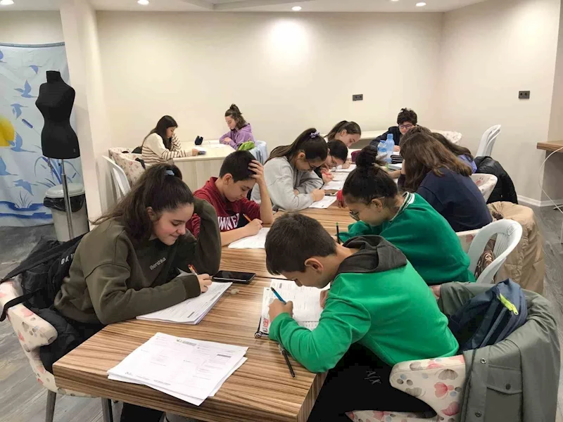 Çınar Akademi LGS hazırlık kursları öğrencilerin hayatına dokunuyor
