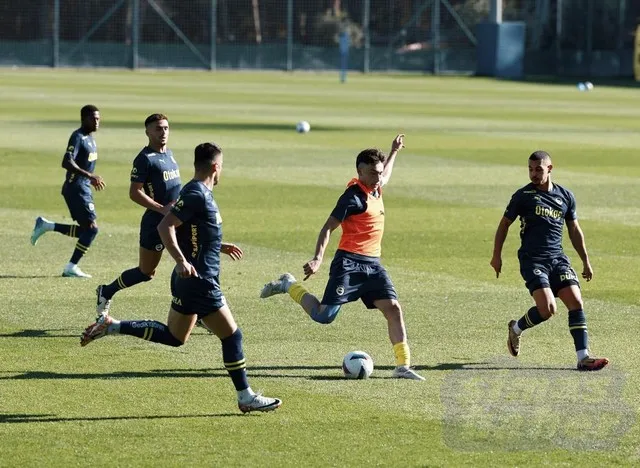 Fenerbahçe, Samsunspor maçı hazırlıklarını sürdürüyor